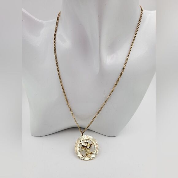 Flying dove with its baby pearl egg ruby eyes necklace amulet N0739 - Picture 2 of 5